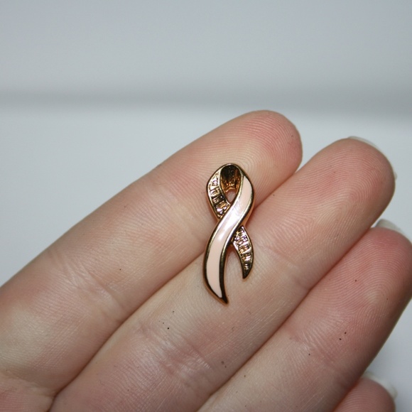 Avon Breast cancer pin * - Picture 5 of 5
